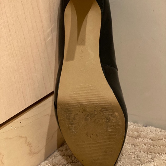 Tahari Black Patent Peep Toe Pumps - Picture 6 of 6